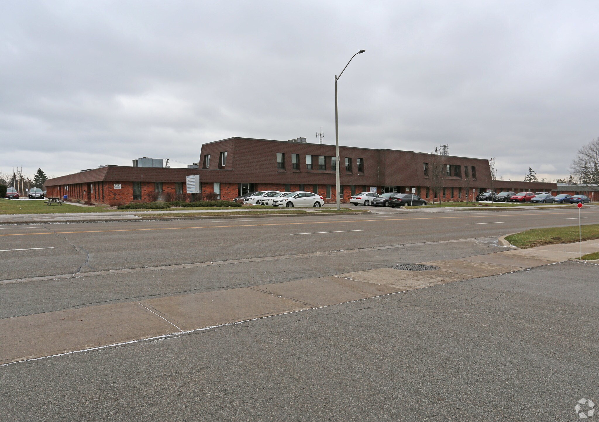 3330 Mainway, Burlington, ON à vendre Photo principale- Image 1 de 1