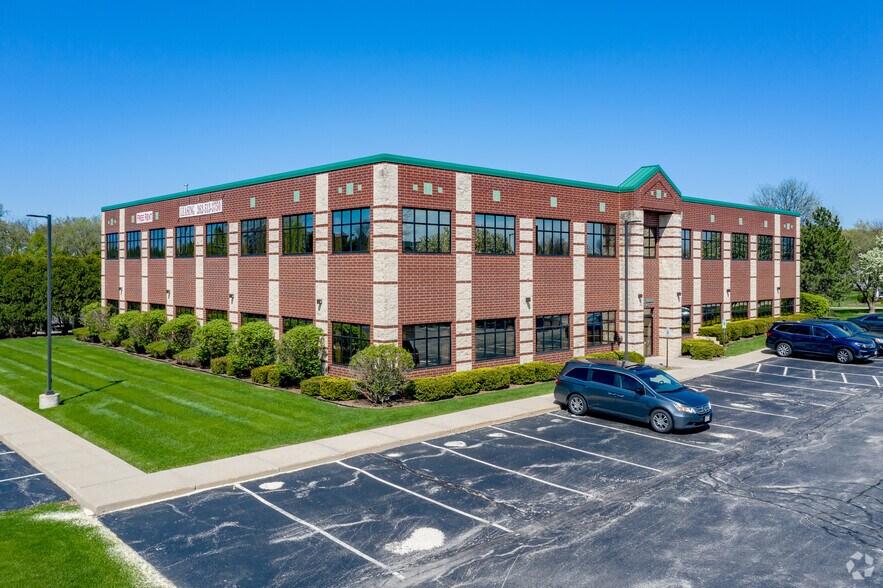 W229N1433 Westwood Dr, Waukesha, WI for lease - Building Photo - Image 1 of 4