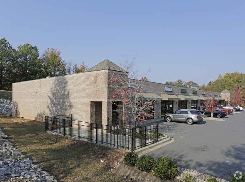 1724-1740 Old York Rd, York, SC for lease - Primary Photo - Image 1 of 7