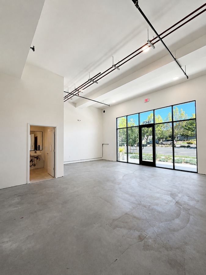 18491 Monterey Rd, Morgan Hill, CA 95037 - Unité C3 - - Photo intérieure - Image 1 of 2