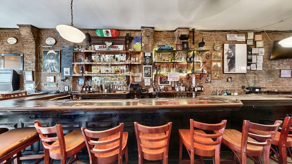 195 Bedford Ave, Brooklyn, NY for lease - Interior Photo - Image 3 of 26