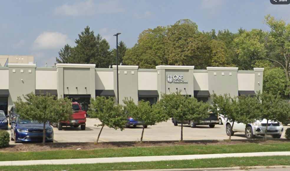 1714 W Springfield Ave, Champaign, IL à louer - Photo principale - Image 2 de 17