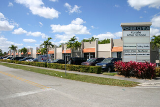 Plus de détails pour 10-56 SE 4th Rd, Homestead, FL - Local commercial à louer