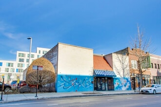 2659 N Milwaukee Ave, Chicago, IL à louer Photo du bâtiment- Image 1 de 24