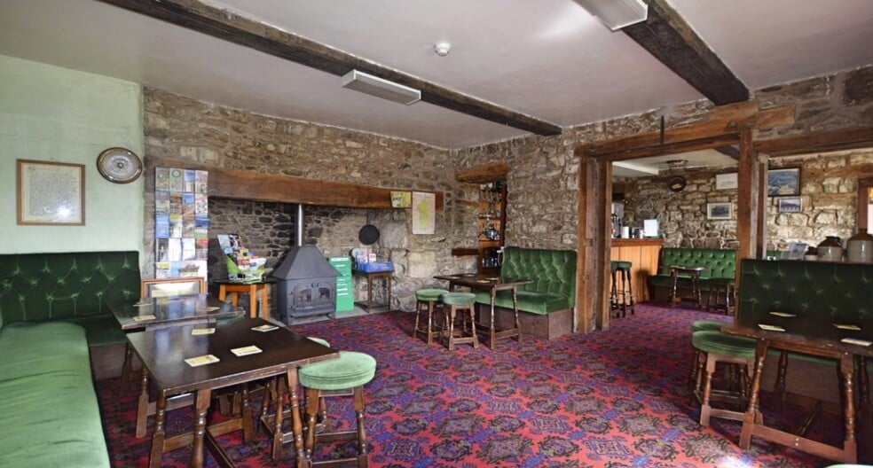 Wynnstay, Llanbrynmair for sale - Interior Photo - Image 2 of 13