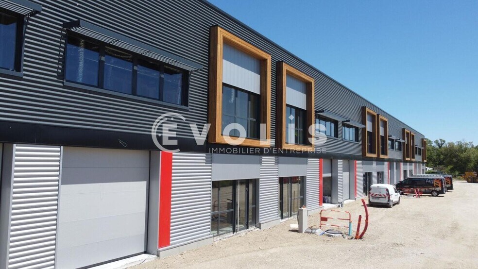 Flex dans Manosque à louer - Photo du bâtiment - Image 1 de 10