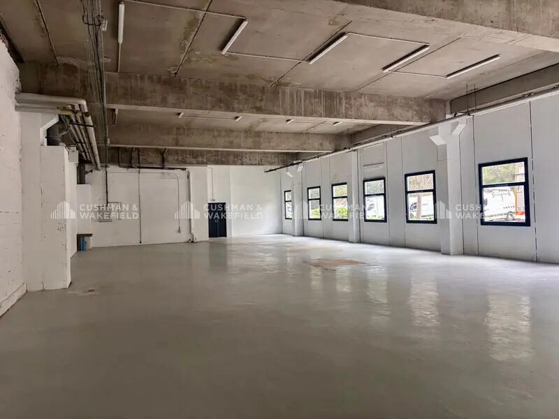 Chemin De La Bastide Blanche, Vitrolles for lease Interior Photo- Image 1 of 10