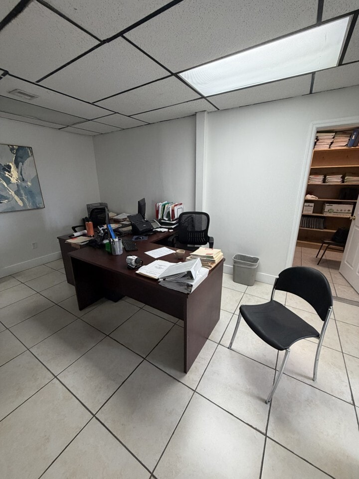 3383 NW 7th St, Miami, FL for lease Interior Photo- Image 1 of 4