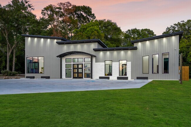 Plus de détails pour 2001 Tulane Dr, Lufkin, TX - Bureau à vendre