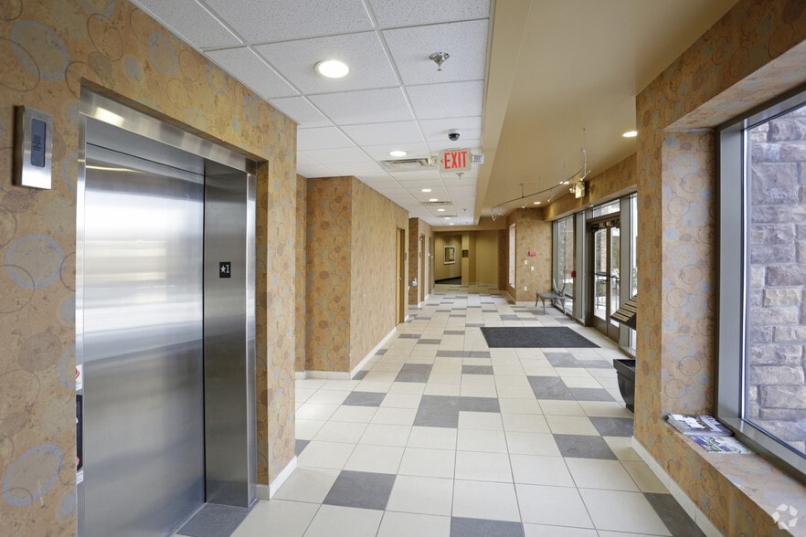 7000 Stonewood Dr, Wexford, PA for lease - Lobby - Image 3 of 21
