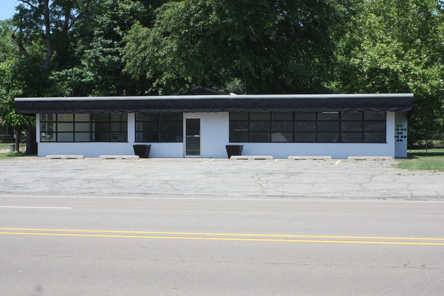 216 S Louise St, Atlanta, TX for lease - Primary Photo - Image 1 of 1