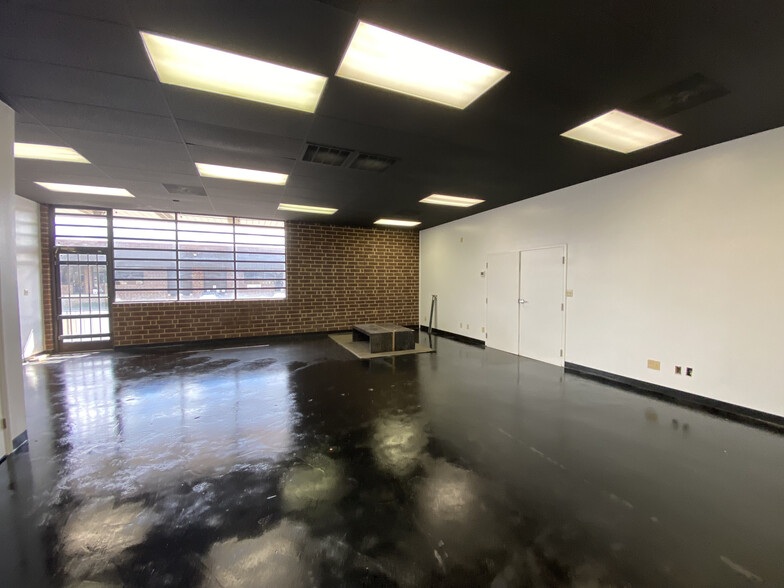 4303 South Blvd, Charlotte, NC for lease - Interior Photo - Image 2 of 15