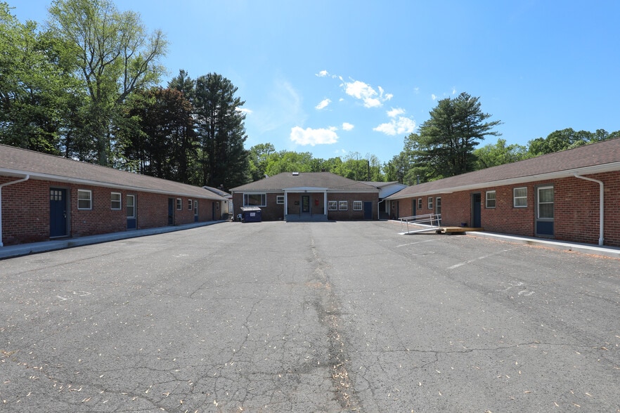 14311 Route 9W, Ravena, NY à vendre - Photo du bâtiment - Image 2 de 31