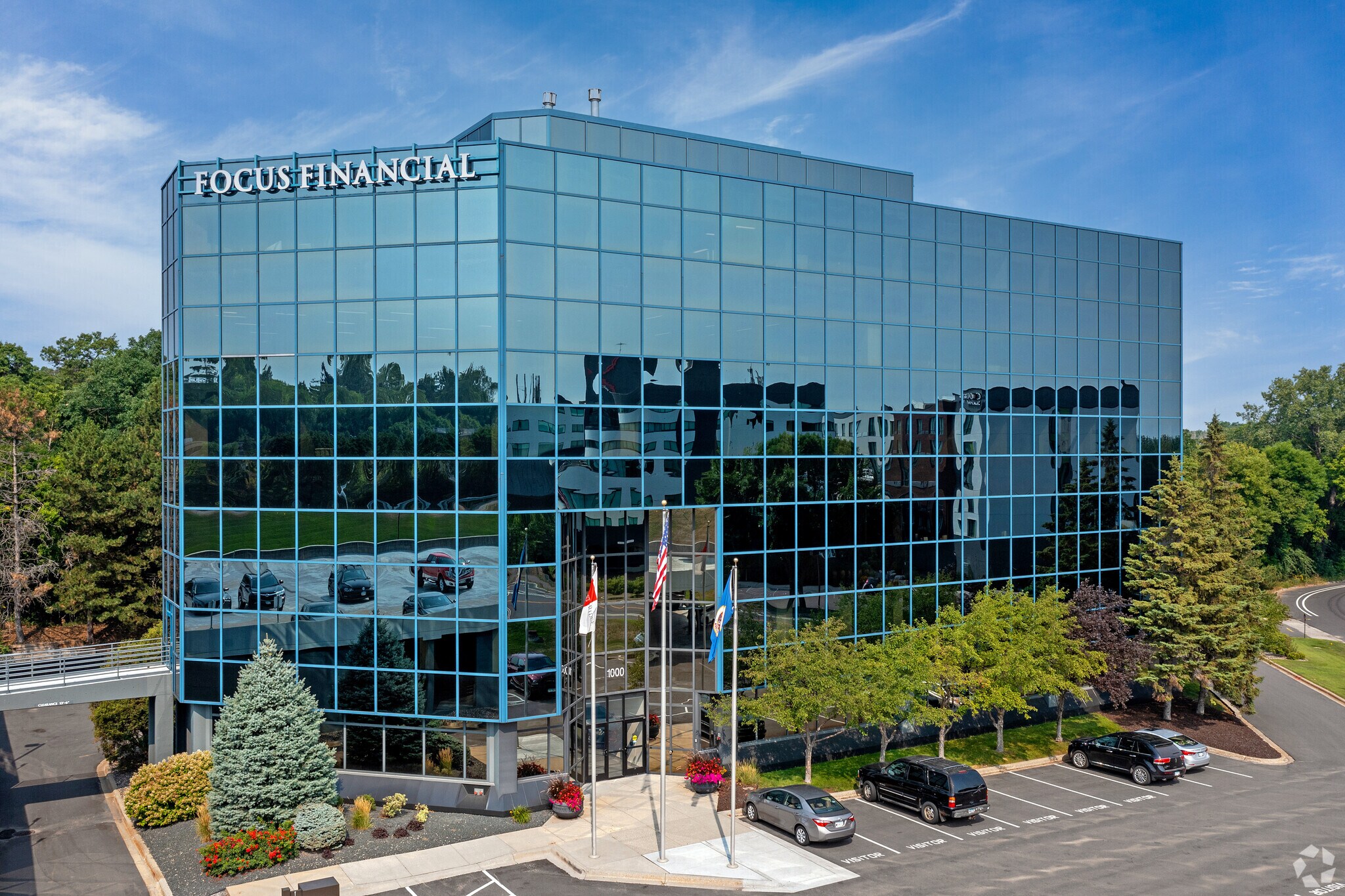 1000 Shelard Pky, Saint Louis Park, MN for lease Primary Photo- Image 1 of 11