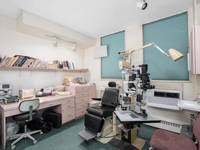 20-28 E 68th St, New York, NY à louer Photo intérieure- Image 2 de 7