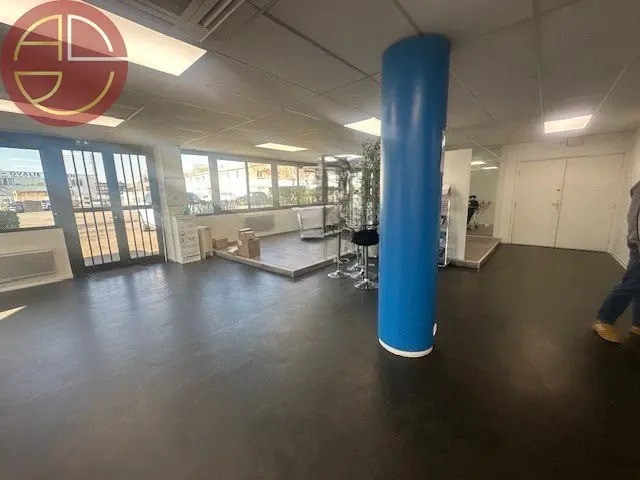 Retail in Toulouse for lease - Interior Photo - Image 3 of 8