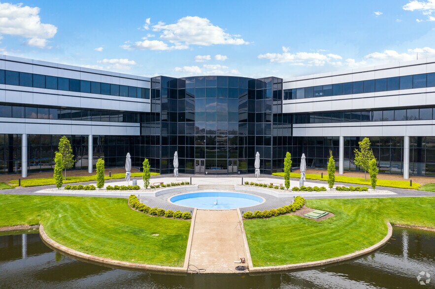 50 Tice Blvd, Woodcliff Lake, NJ à louer - Photo du bâtiment - Image 2 de 13