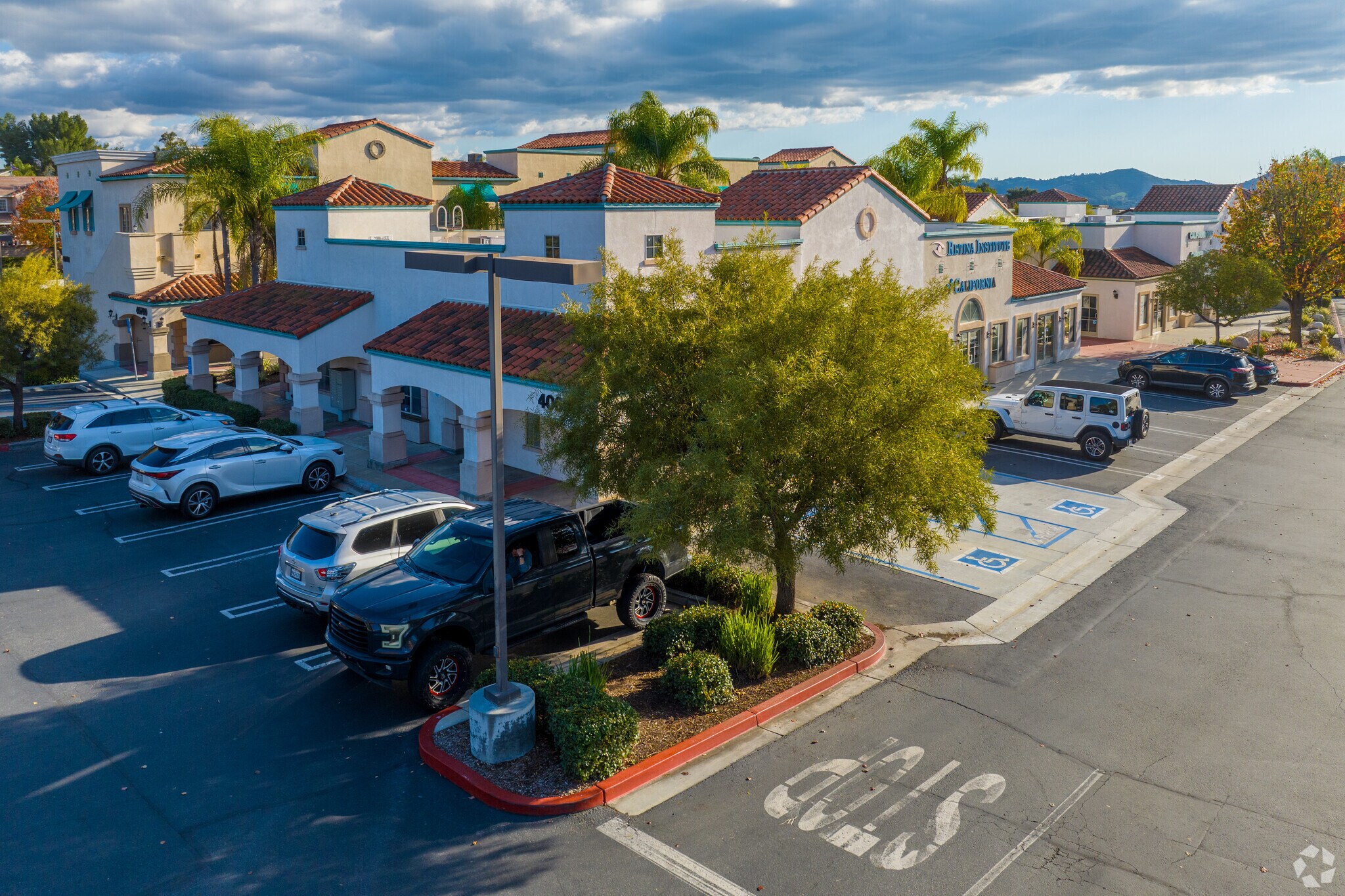 40700 California Oaks Rd, Murrieta, CA for lease Building Photo- Image 1 of 6