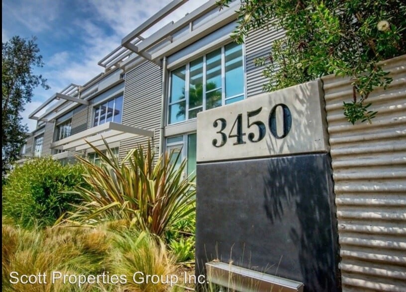 3450 Cahuenga Blvd W, Los Angeles, CA for lease - Building Photo - Image 3 of 182