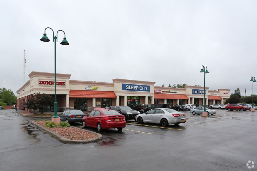 1855 Empire Blvd, Webster, NY à louer - Photo du bâtiment - Image 2 de 9