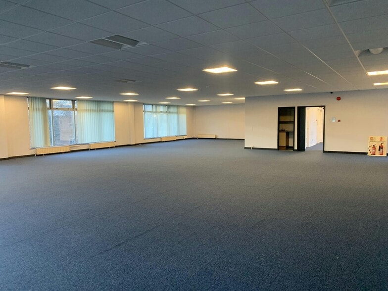 Gillette Way, Reading for lease - Interior Photo - Image 3 of 7