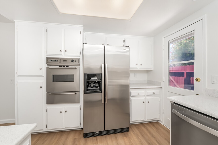 2601 W Juniper St, Santa Ana, CA for sale - Building Photo - Image 2 of 35
