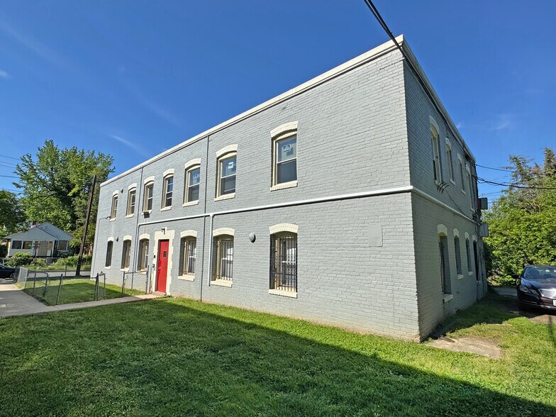 4912 & 4916 Nash Street NE portefeuille de 2 propriétés à vendre sur LoopNet.ca - Photo du bâtiment - Image 2 de 12