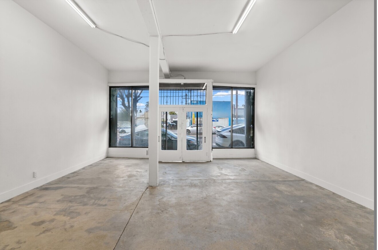 4860 W Adams Blvd, Los Angeles, CA à louer Photo principale- Image 1 de 13