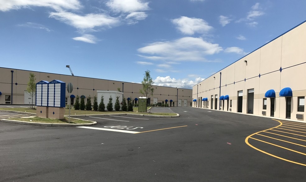 100 Ryan St, South Plainfield, NJ for lease - Building Photo - Image 2 of 2