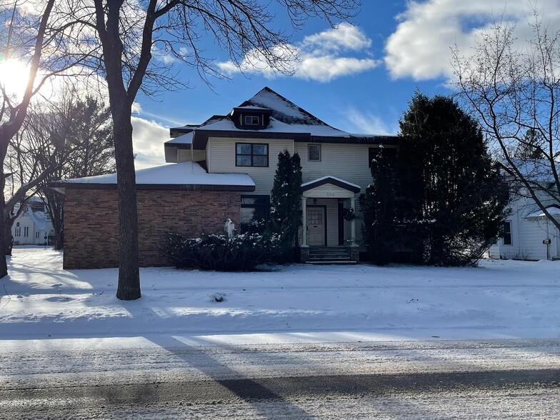 304 N Avon Ave, Phillips, WI for sale - Primary Photo - Image 1 of 14