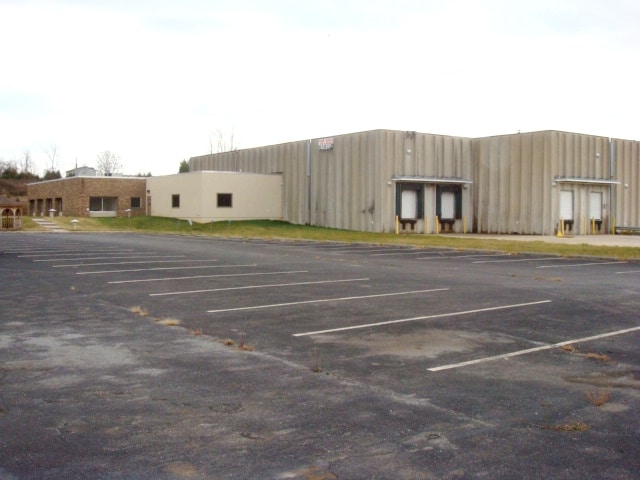 720 Industrial Dr, Bedford, VA à vendre - Photo principale - Image 1 de 5