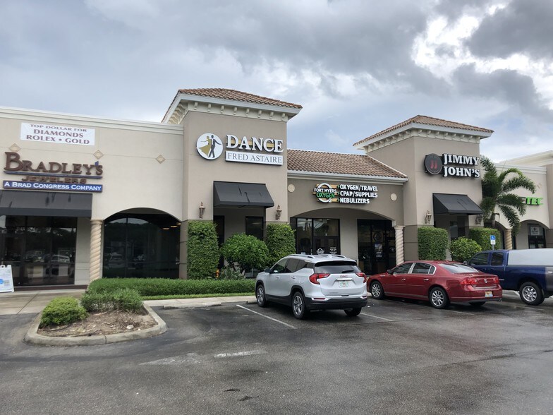 14261 S Tamiami Trl, Fort Myers, FL à louer - Photo du bâtiment - Image 2 de 9