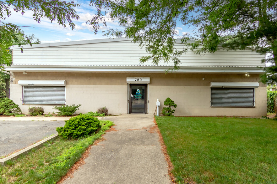 789 Long Island Ave, Deer Park, NY for sale - Building Photo - Image 1 of 1