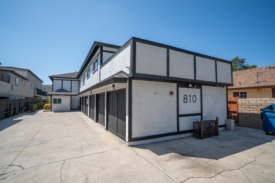 810 S Flower St, Santa Ana, CA à vendre - Photo du bâtiment - Image 1 de 30