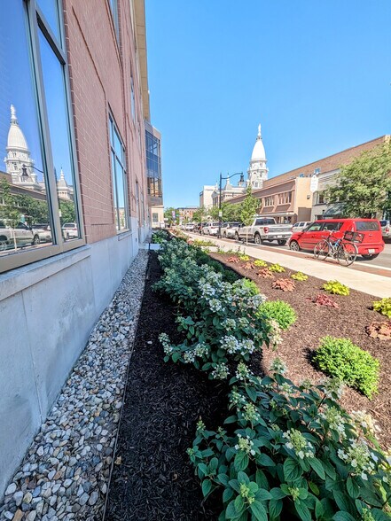 415 Columbia St, Lafayette, IN à vendre - Photo du bâtiment - Image 2 de 17