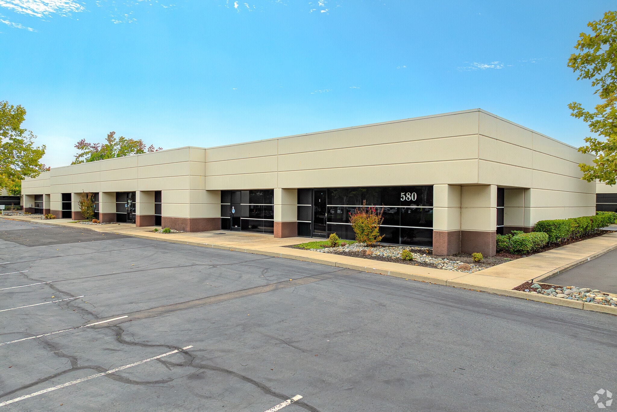 580 Menlo Dr, Rocklin, CA for lease Primary Photo- Image 1 of 7