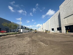 20351 Sheridan St, Fort Lauderdale, FL for lease Building Photo- Image 2 of 9