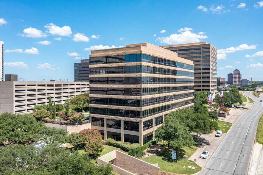 201 E John Carpenter Fwy, Irving, TX à louer - Photo du bâtiment - Image 2 de 11