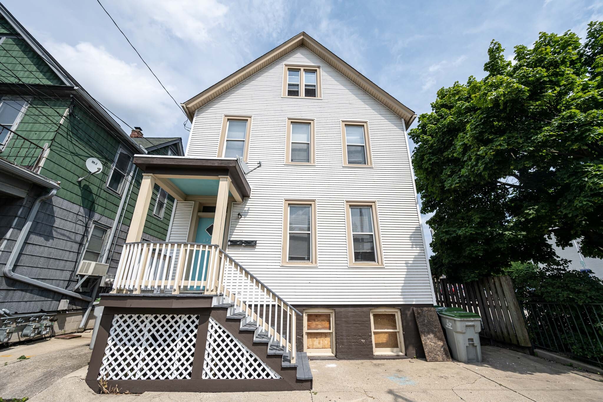 1726 N Arlington Pl, Milwaukee, WI for sale Primary Photo- Image 1 of 33