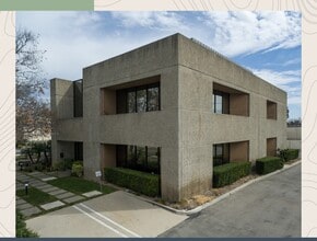 15 Marconi, Irvine, CA à louer Photo du bâtiment- Image 1 de 8