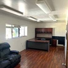 96-1333 Waihona St, Pearl City, HI à louer Photo intérieure- Image 1 de 6