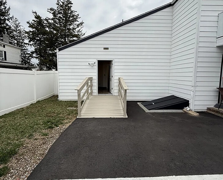 1457 Nottingham Way, Hamilton, NJ à louer - Photo du bâtiment - Image 2 de 8