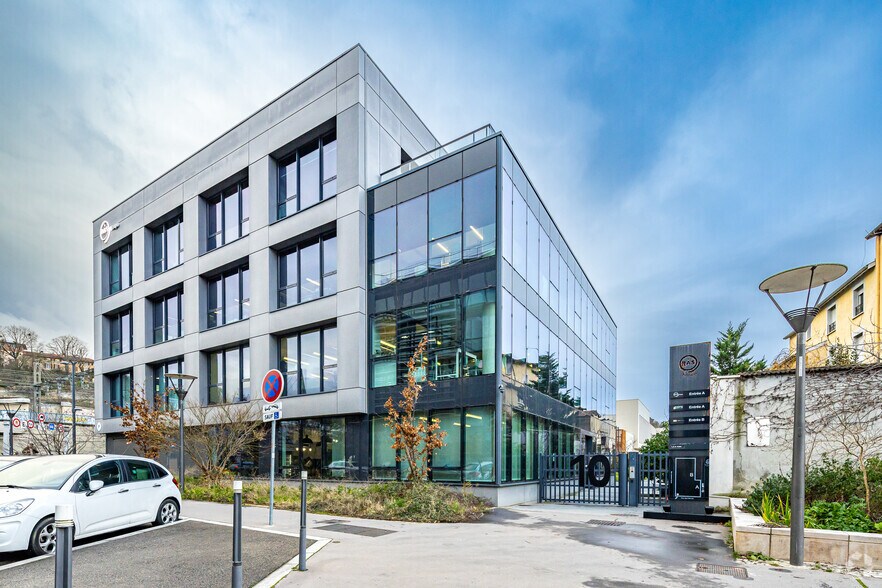 10 Rue Jean Marcuit, Lyon for lease - Building Photo - Image 3 of 3