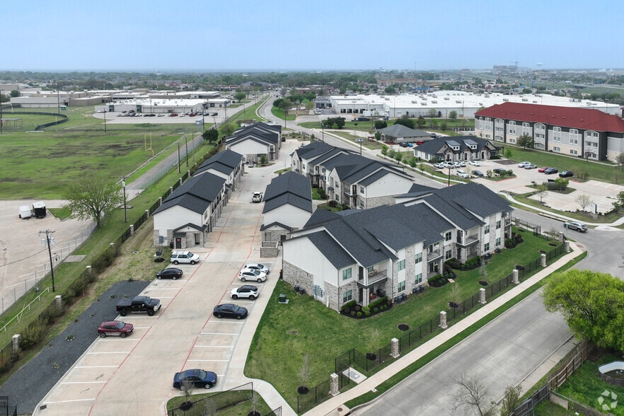 15 Northgate Dr, Waxahachie, TX à vendre - Aérien - Image 1 de 4