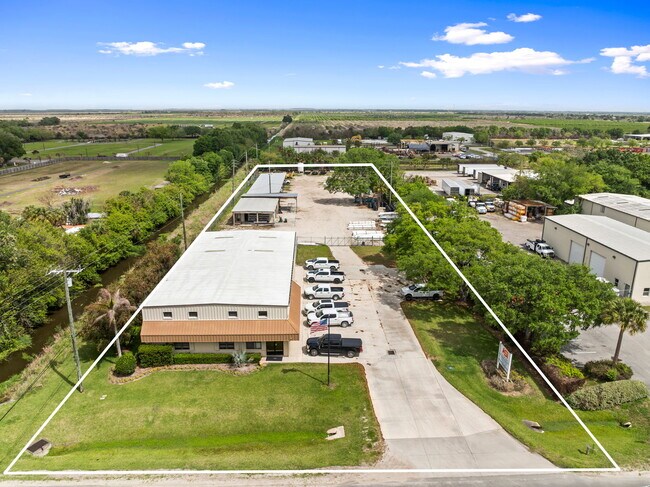 Plus de détails pour 16050 Orange Ave, Fort Pierce, FL - Industriel à vendre