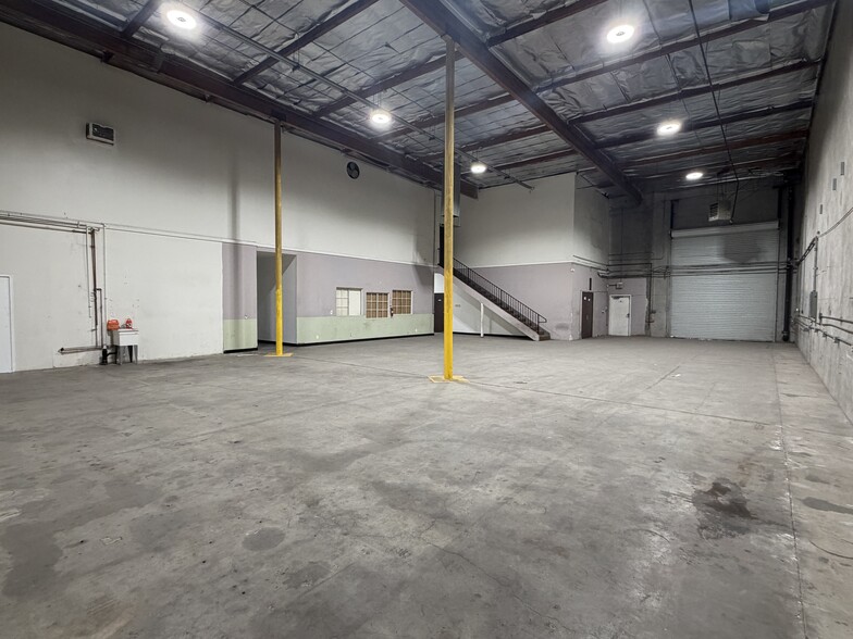 7949 Ajay Dr, Sun Valley, CA for lease - Building Photo - Image 3 of 3