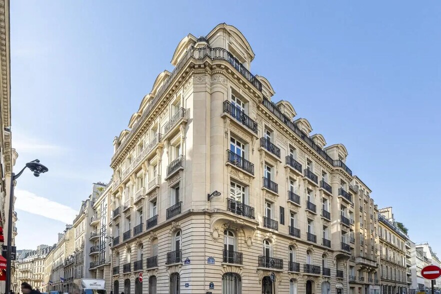 1 Rue De Penthièvre, Paris for lease - Building Photo - Image 2 of 11