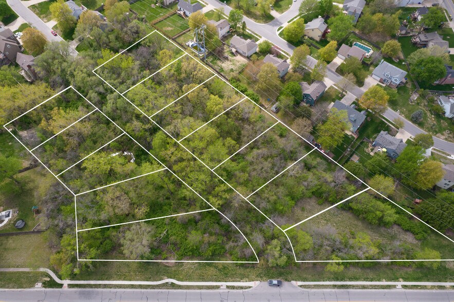 West 48th Ter, Shawnee, KS à vendre - Photo du bâtiment - Image 2 de 27