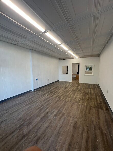 692 W Street Rd, Feasterville, PA à louer - Photo du bâtiment - Image 2 de 7