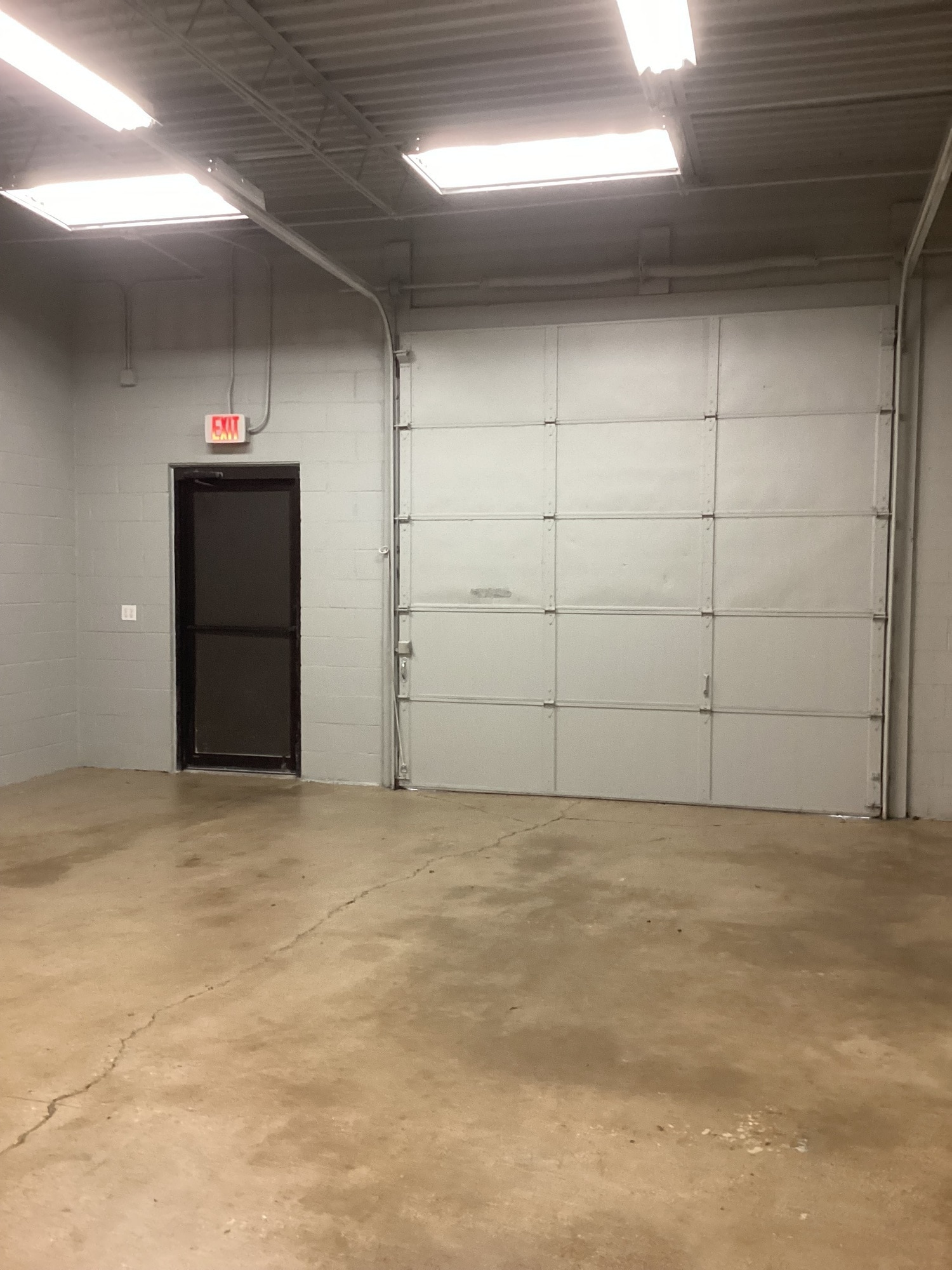 22073 N Pepper Rd, Lake Barrington, IL à louer Photo intérieure- Image 1 de 3